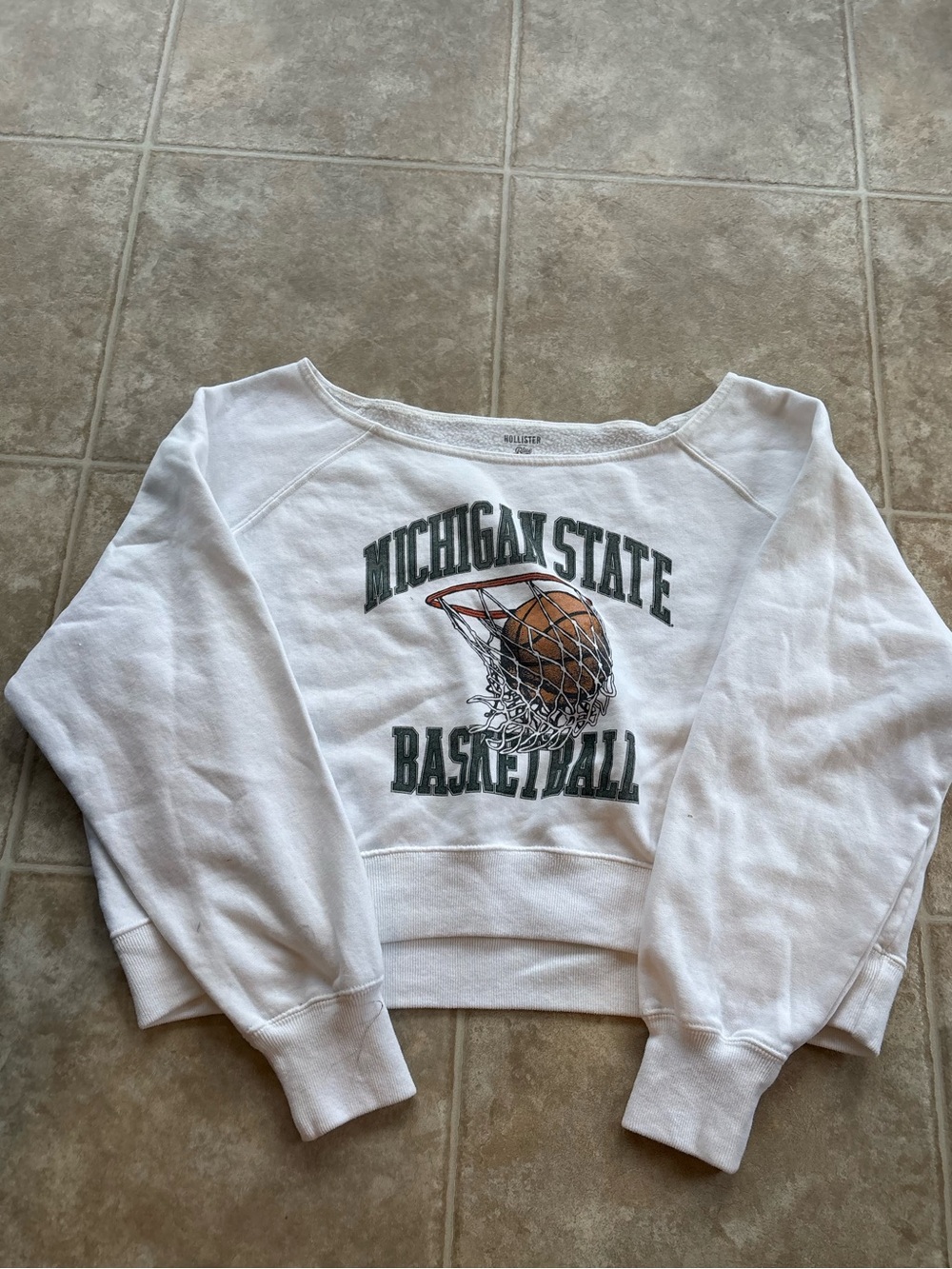 Hollister Cropped Crewneck with Michigan State Basketball Graphic